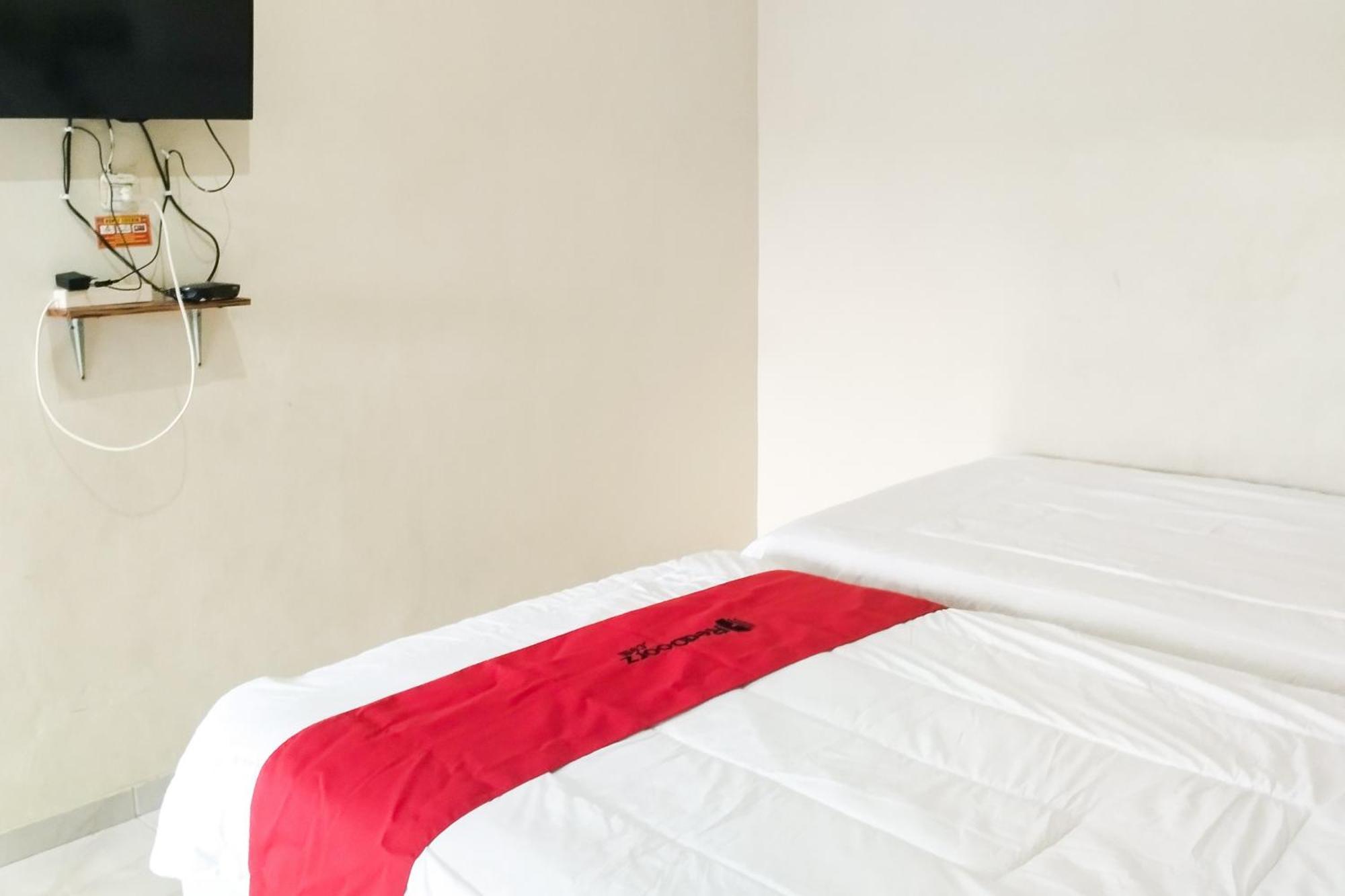 Reddoorz Syariah At Shakira Alesha Enggal Hotel Bandar Lampung Exterior foto